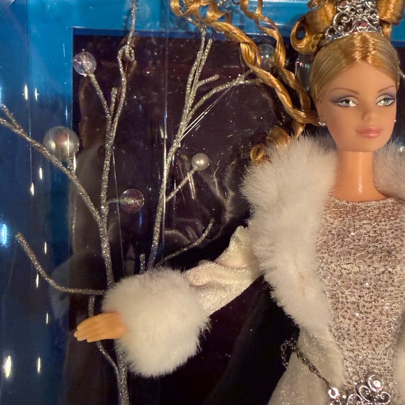 Barbie Holiday Visions Doll in White and Silver 2003 NIB - Picture 9 of 11